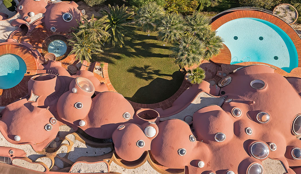 Aerial vue of the Palais Bulles from the top